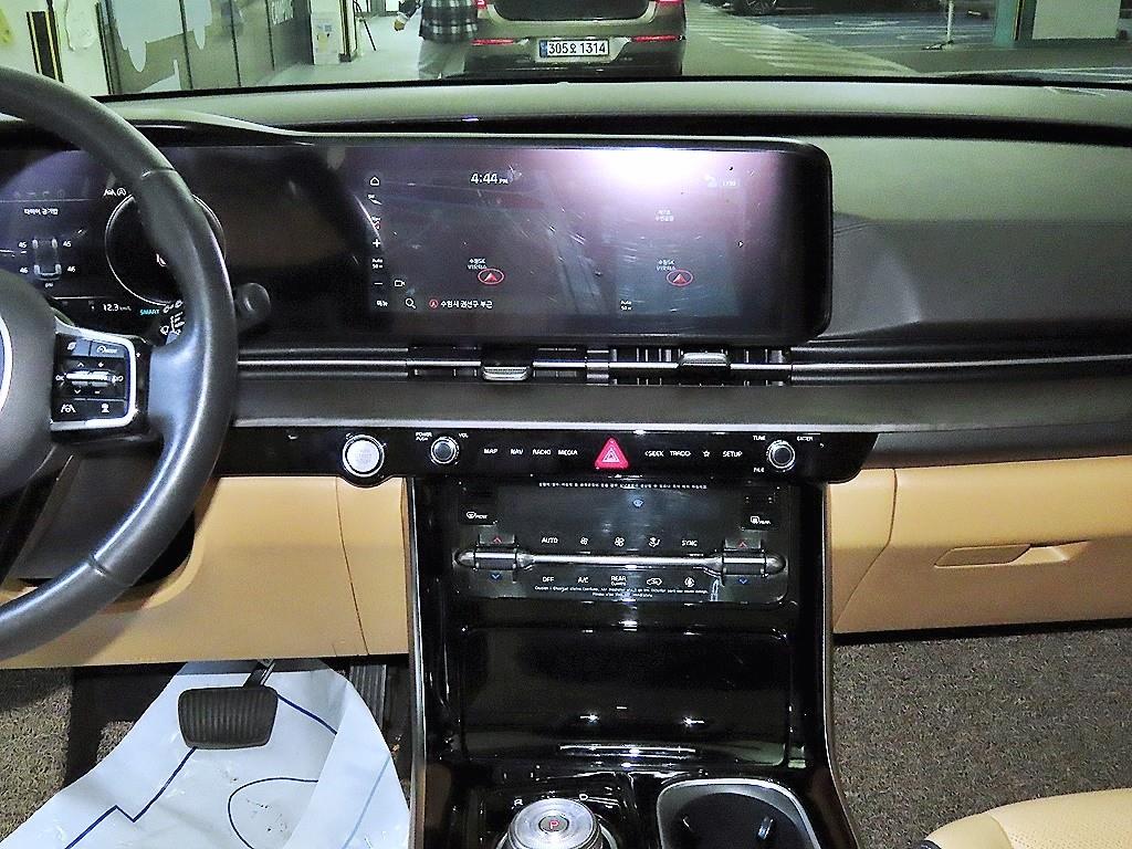 KIA Carnival - Vista 11