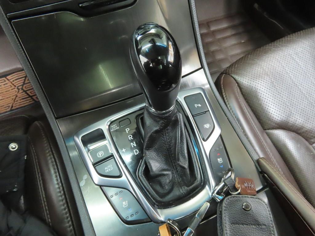 HYUNDAI Grandeur - Vista 12