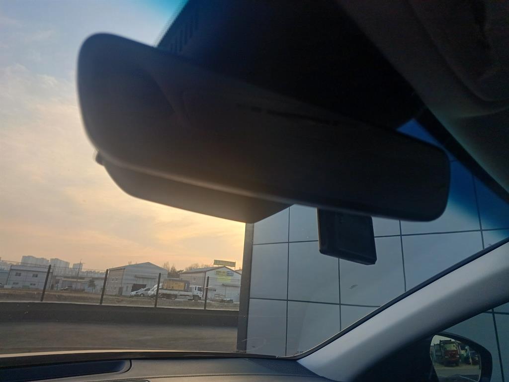 HYUNDAI Grandeur - Vista 12