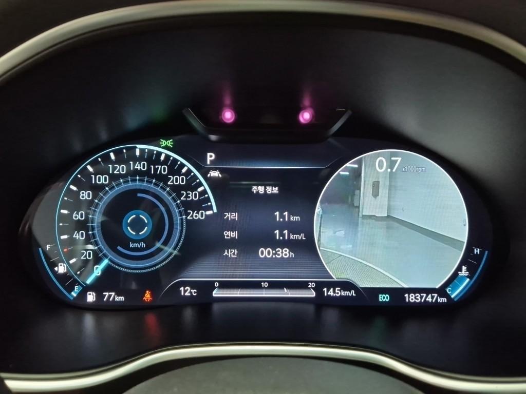 Genesis G80 - Vista 6