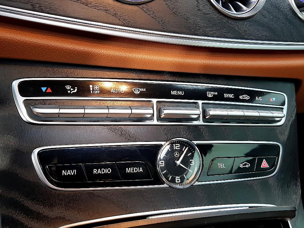 Mercedes Benz E class - Vista 11