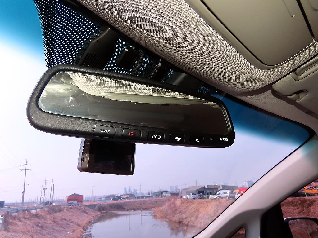 KIA Carnival - Vista 12