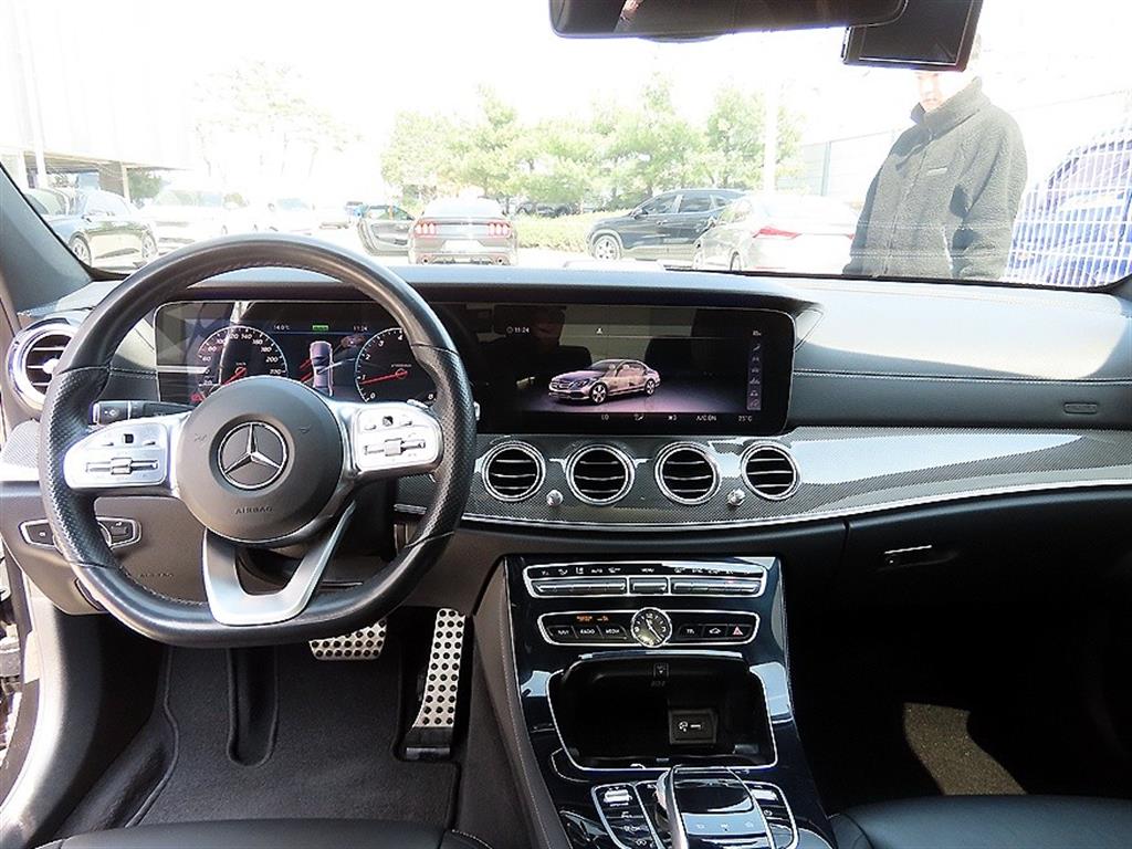 Mercedes Benz E class - Vista 7