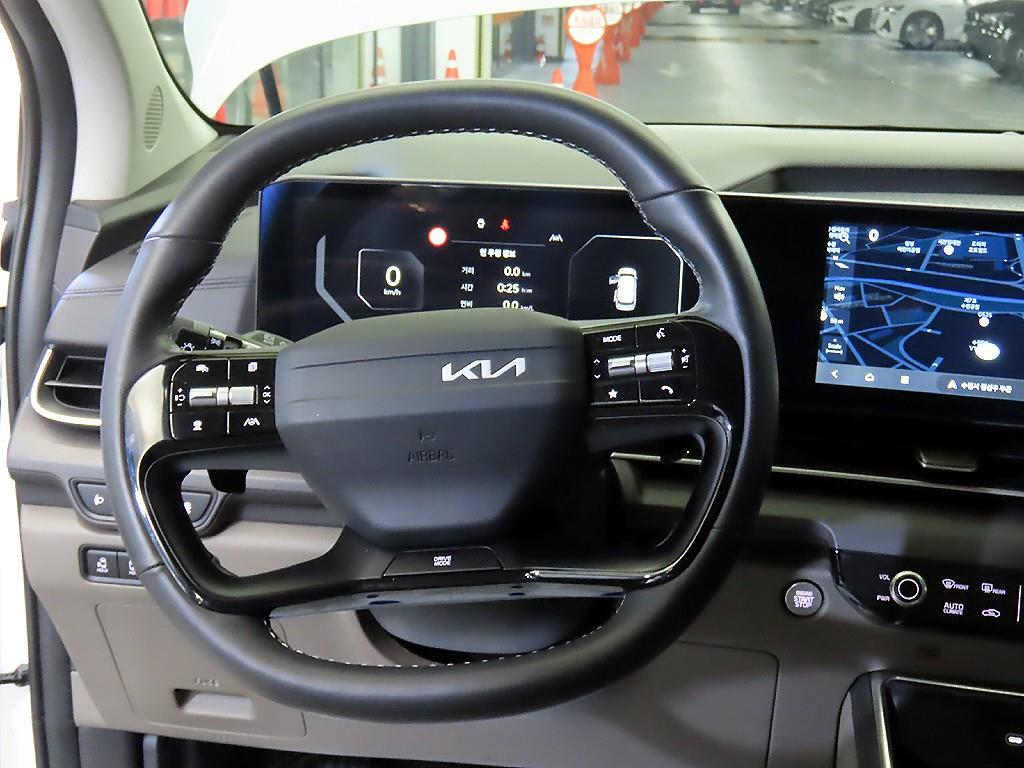 KIA Carnival - Vista 8