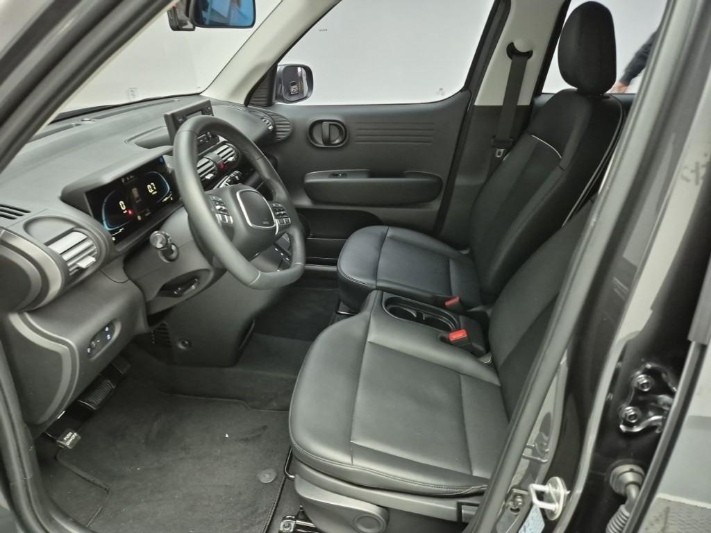 HYUNDAI Casper - Vista 10