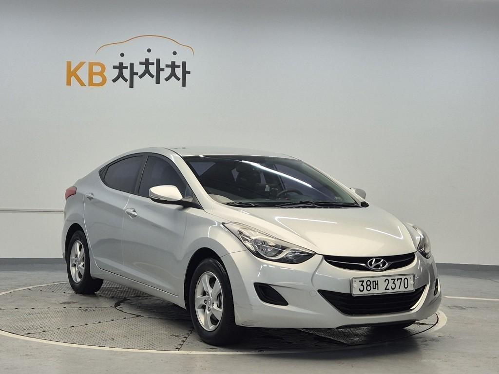 HYUNDAI Avante - Vista 4