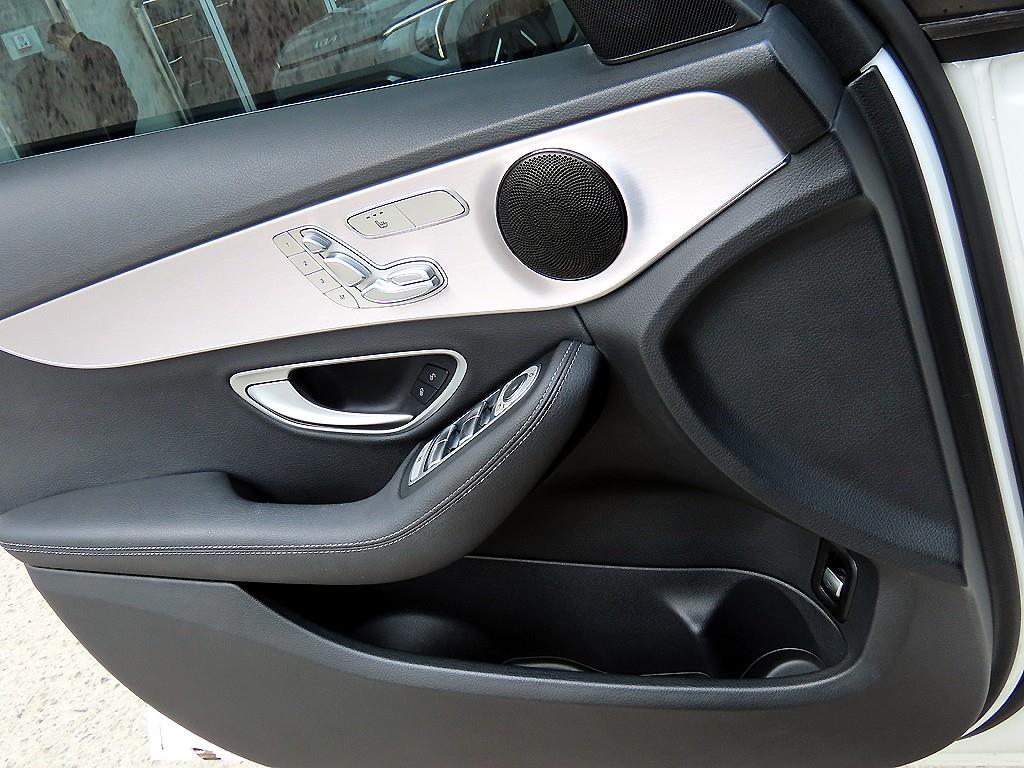 Mercedes Benz C Class - Vista 11