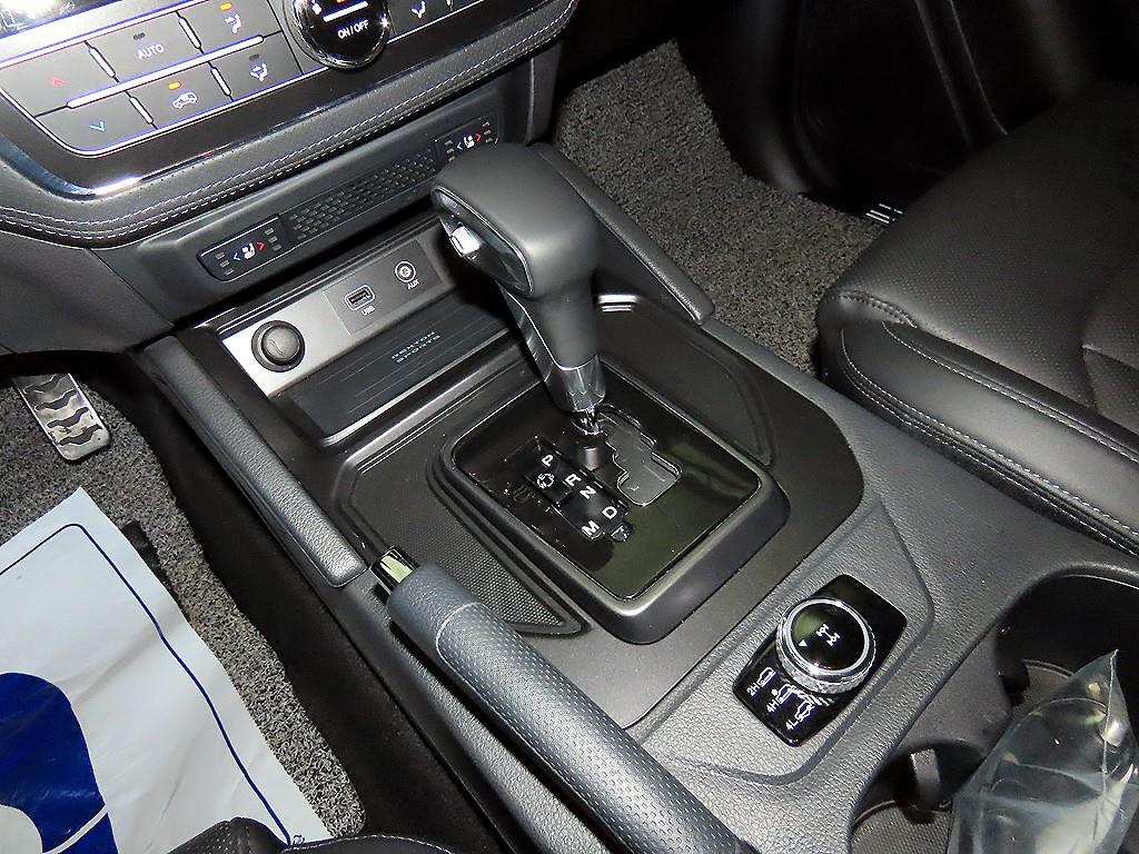 Ssangyong Rexton - Vista 12