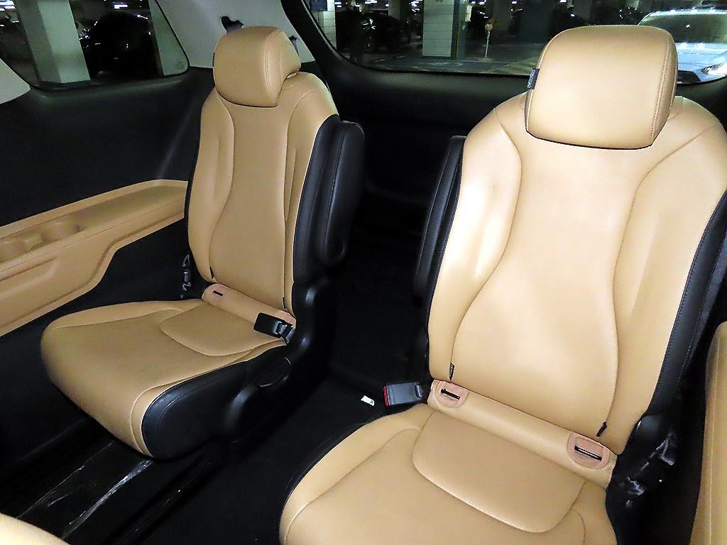 KIA Carnival - Vista 8