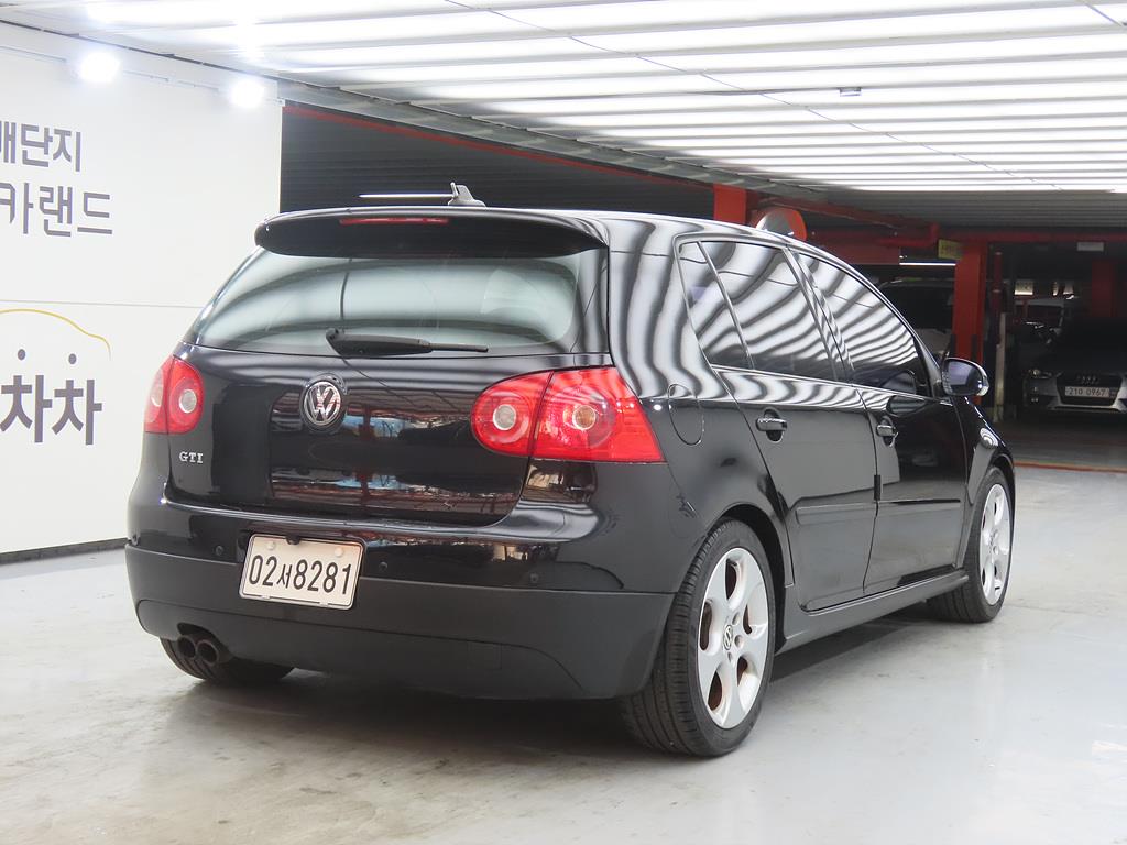 Volkswagen Golf - Vista 4