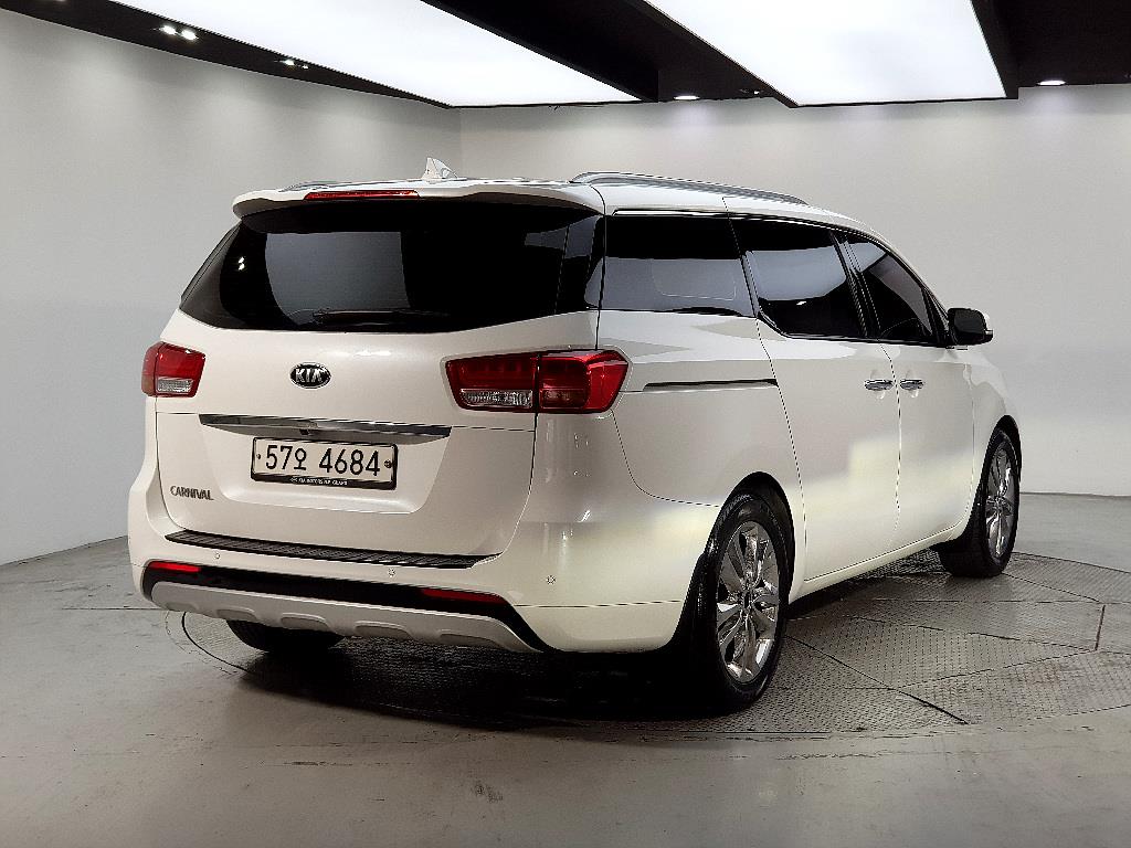 KIA Carnival - Vista 4