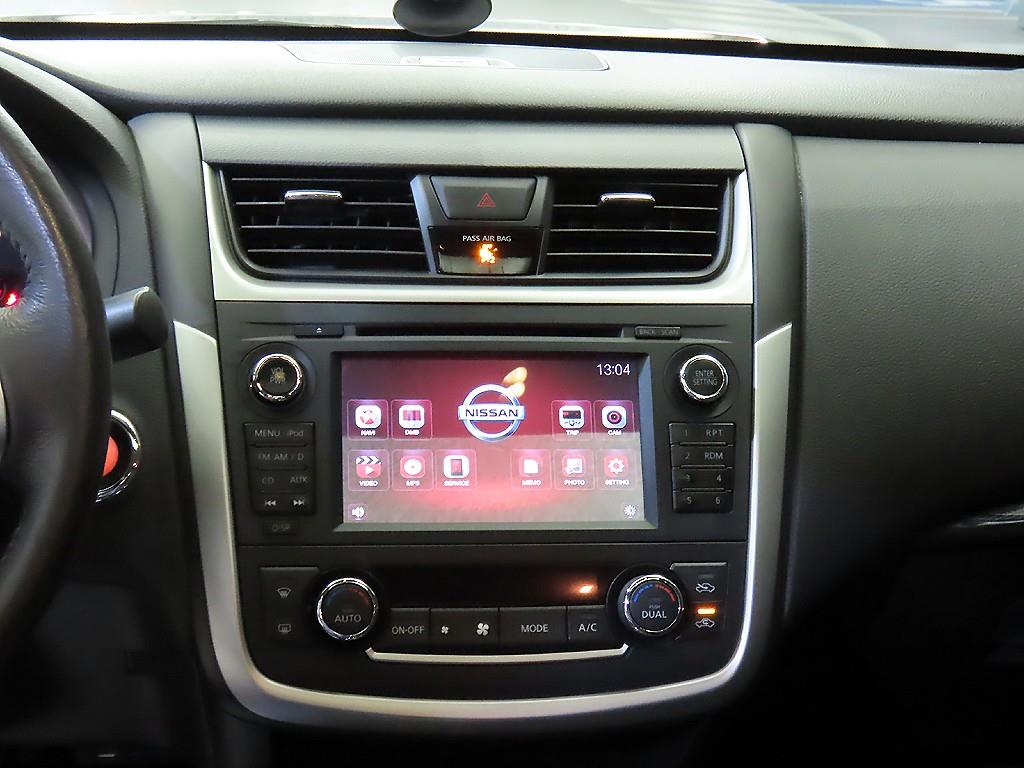 Nissan Altima - Vista 11