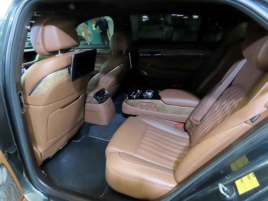 Genesis G90 - Vista 7