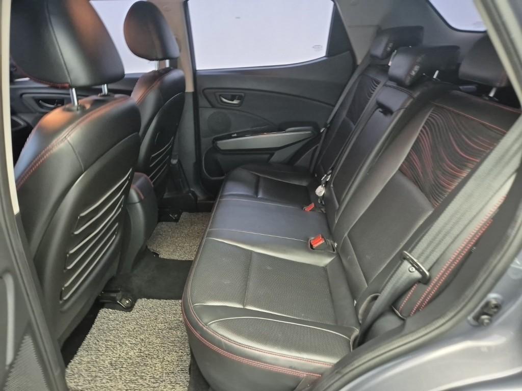 Ssangyong Tivoli - Vista 12