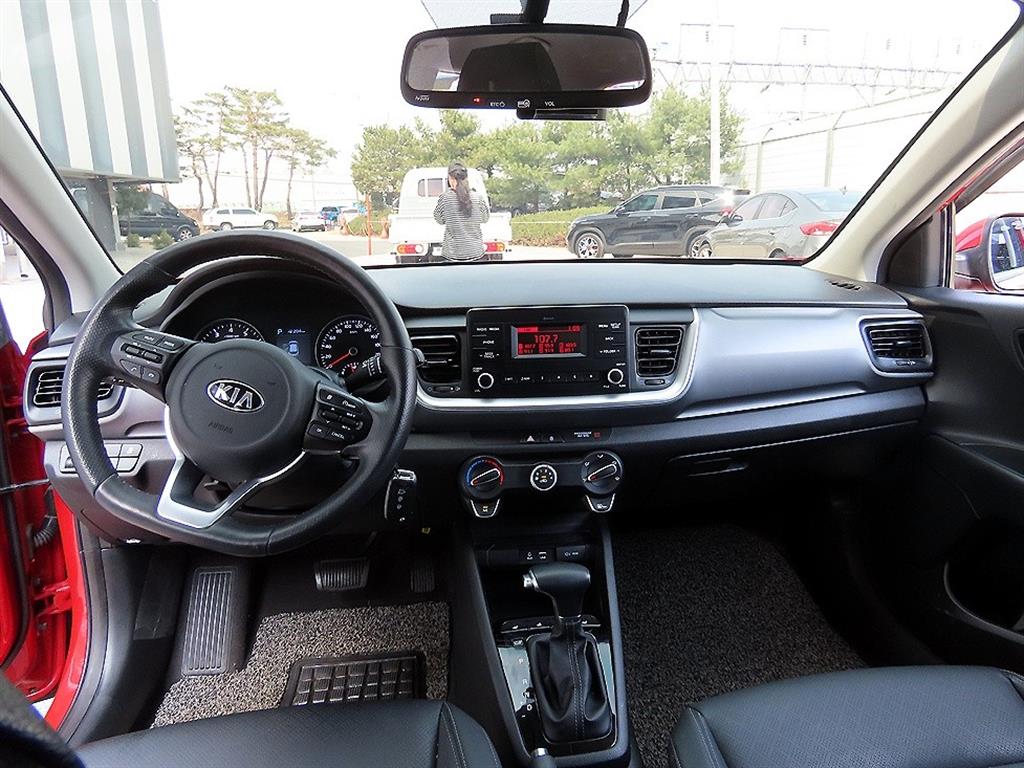 KIA Stonic - Vista 7