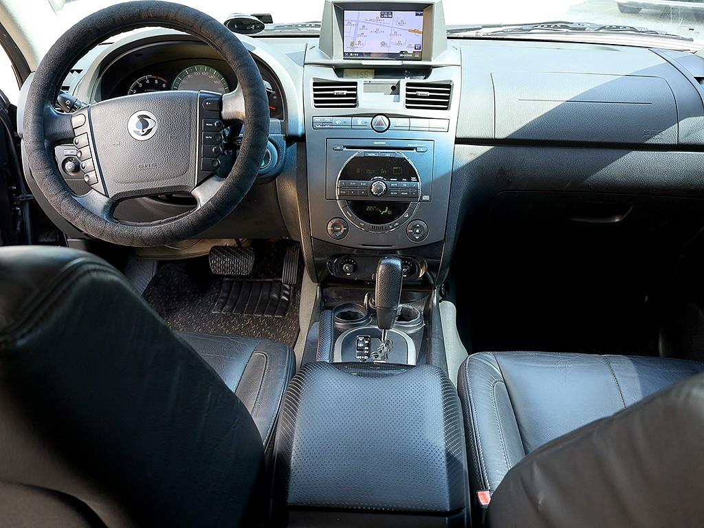 Mahindra Rexton Rx7 Interior