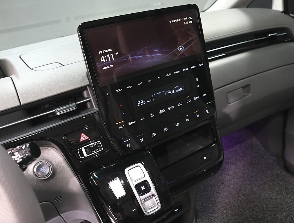 HYUNDAI Staria - Vista 11