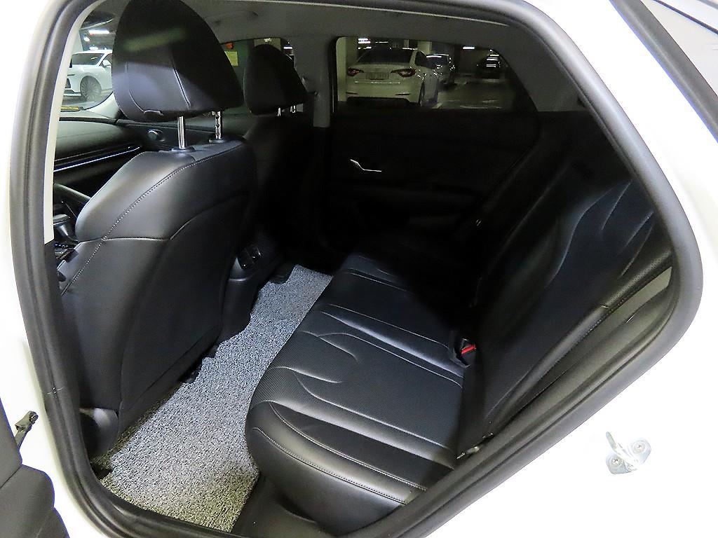 HYUNDAI Avante - Vista 7