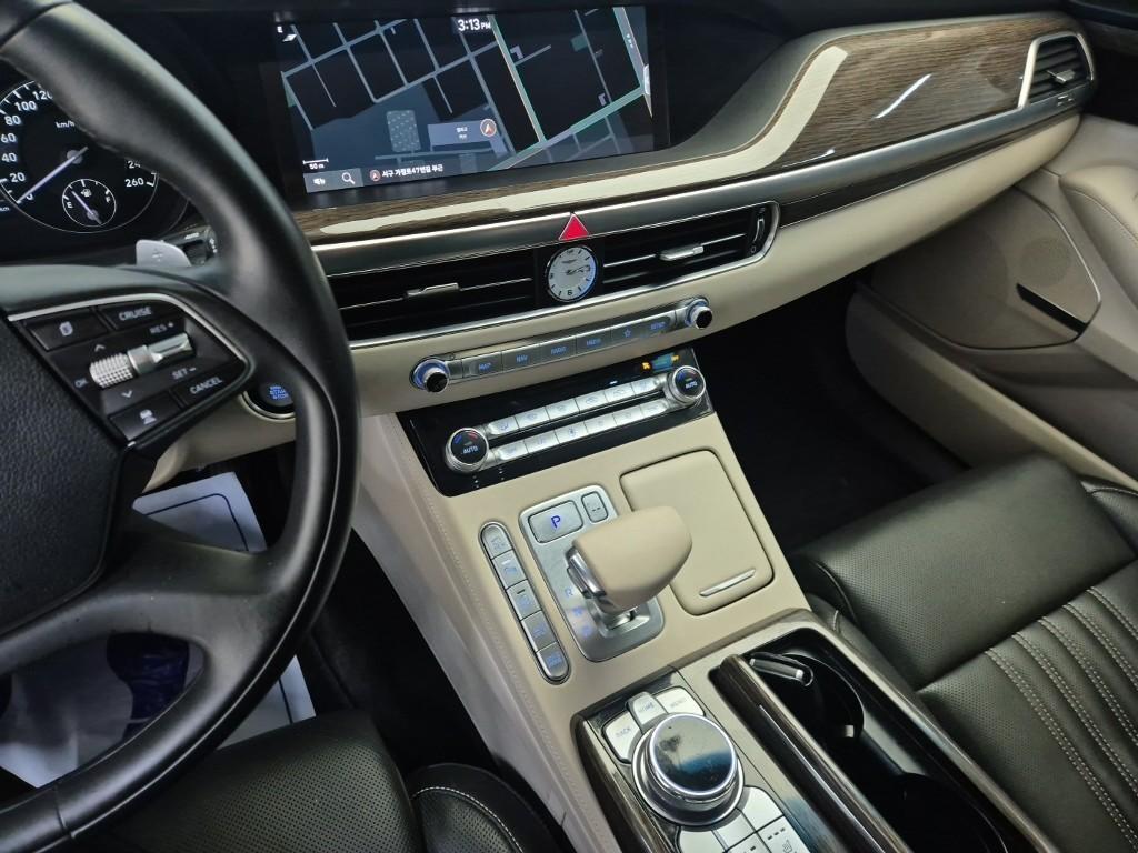 Genesis G90 - Vista 10