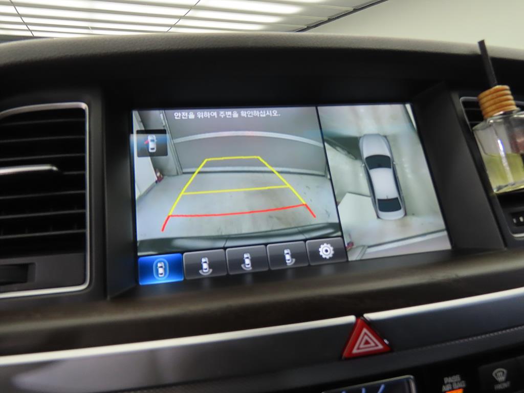 Genesis G80 - Vista 10