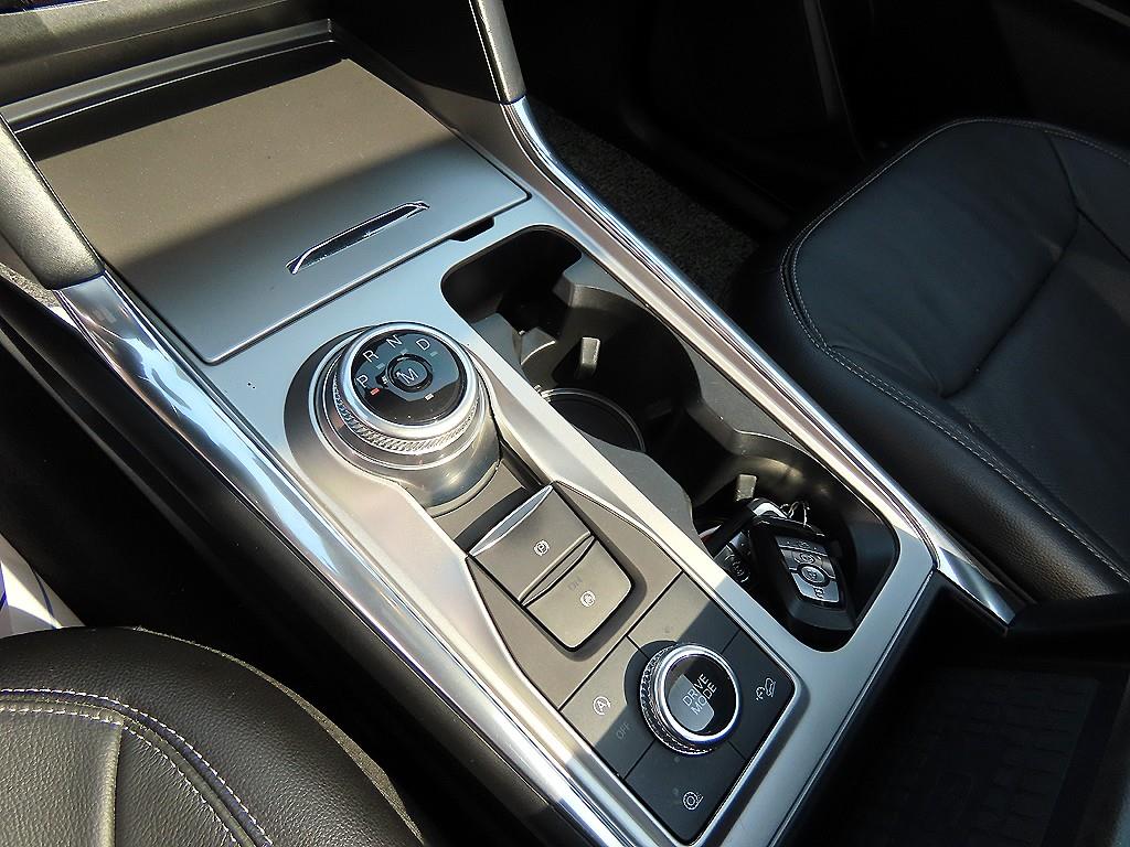 Ford Explorer - Vista 10