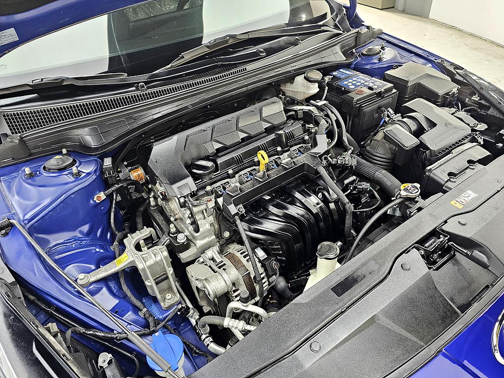 HYUNDAI Avante - Vista 6