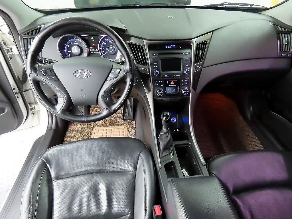 HYUNDAI Sonata - Vista 7