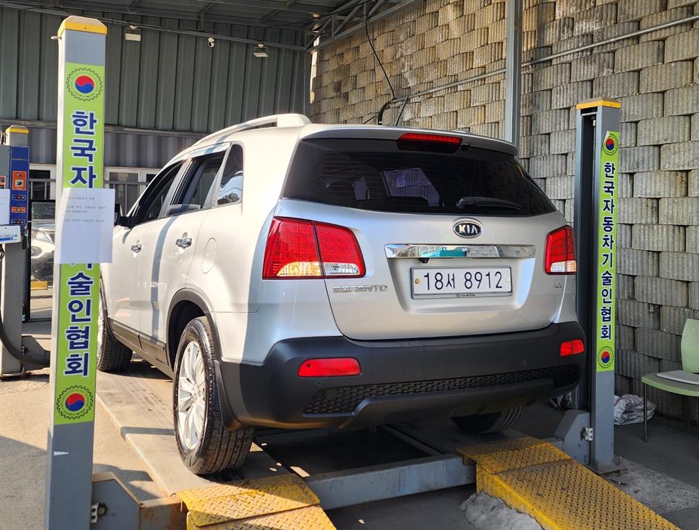 KIA Sorento - Vista 11