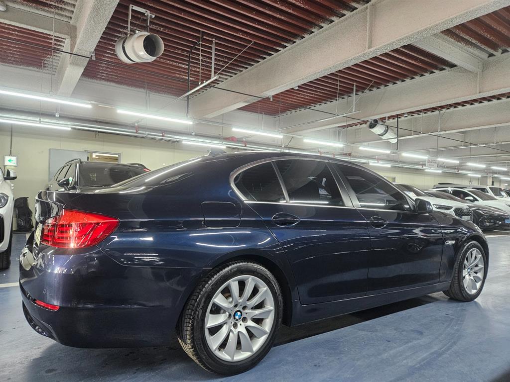 BMW 5 Series - Vista 4