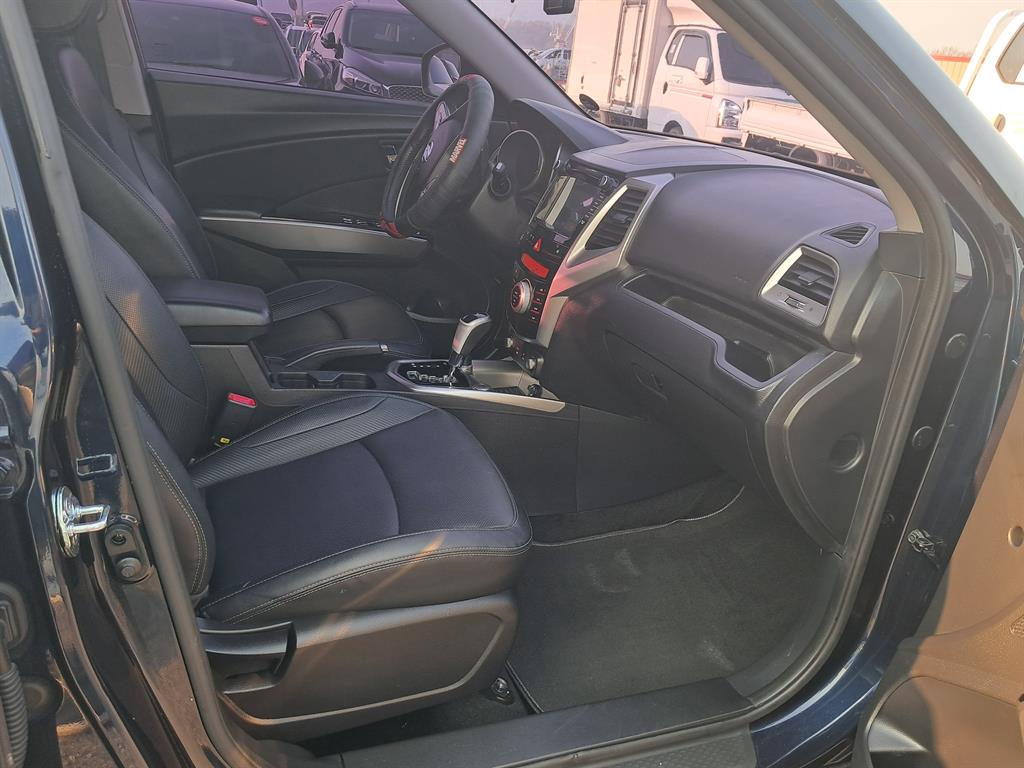 Ssangyong Tivoli 2016 Azul - Importación desde Corea - HF Imports Iquique - Foto 17
