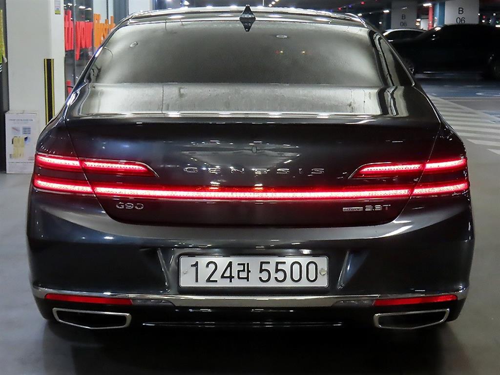 Genesis G90 - Vista 5