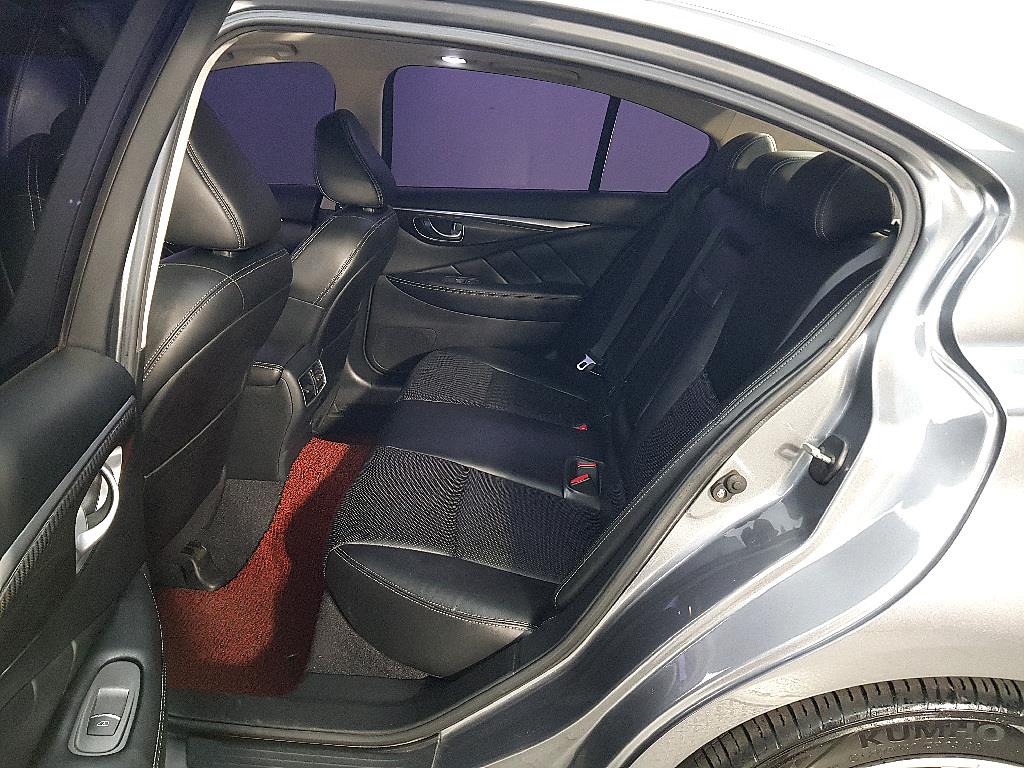 Infiniti Q - Vista 9