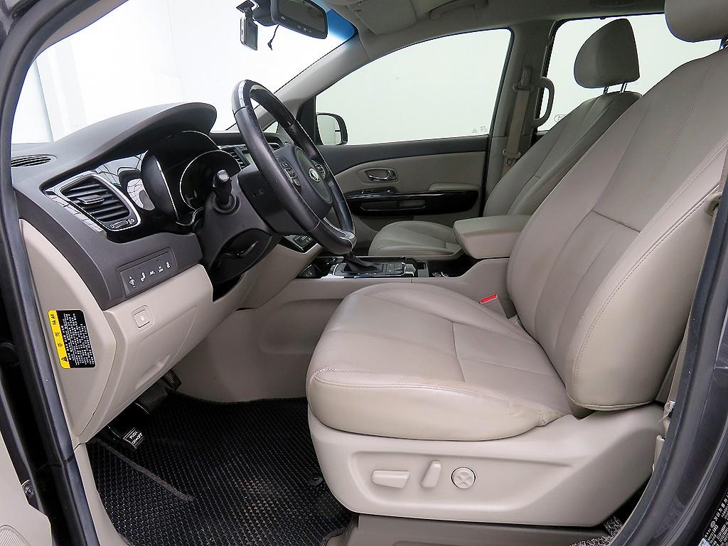 KIA Carnival - Vista 7