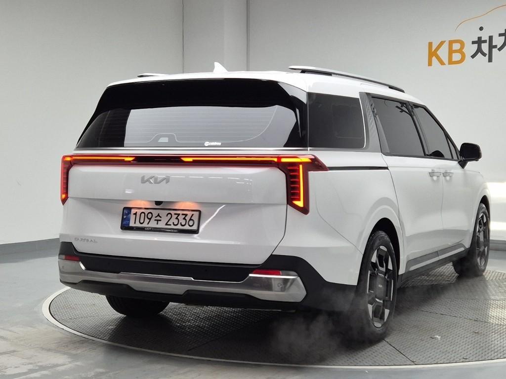 KIA Carnival - Vista 4