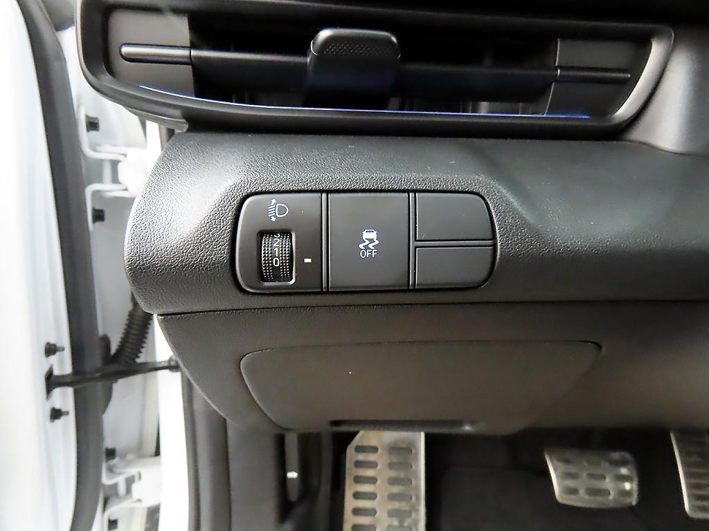 HYUNDAI Avante - Vista 12