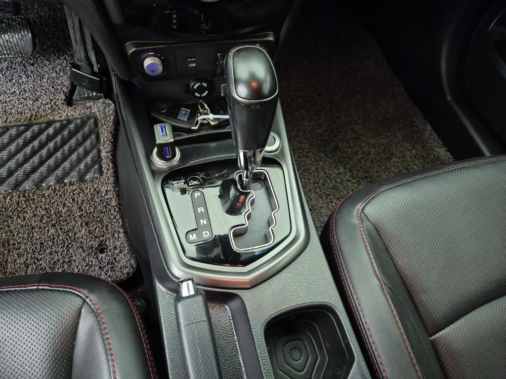 Ssangyong Tivoli - Vista 8