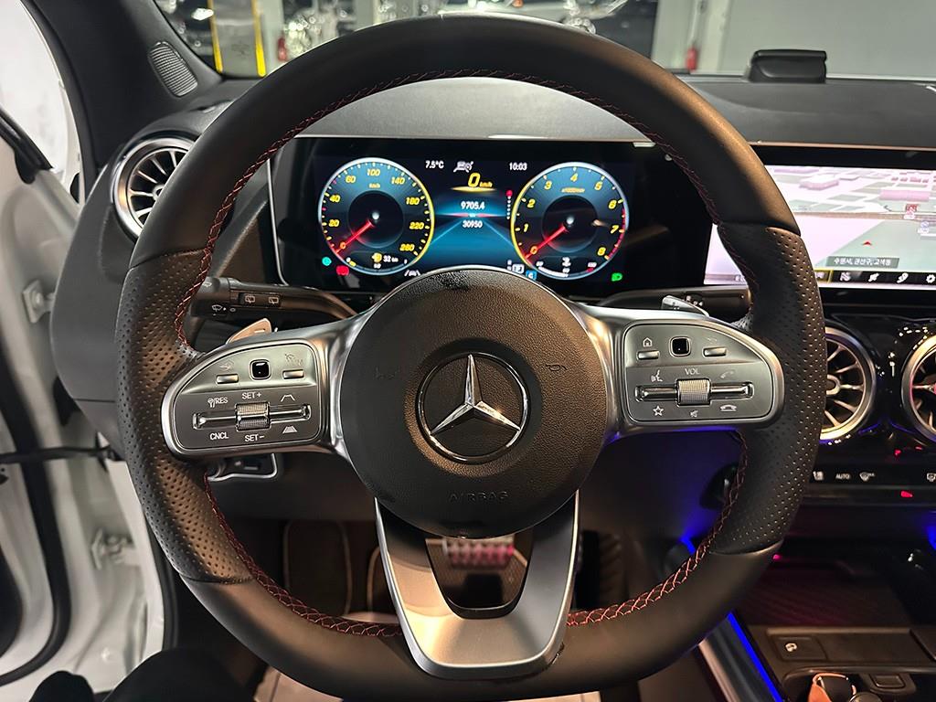 Mercedes Benz GLA Class - Vista 7