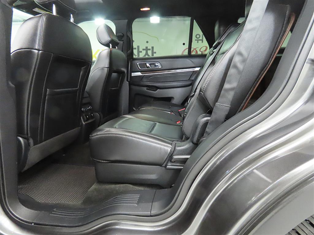 Ford Explorer - Vista 6