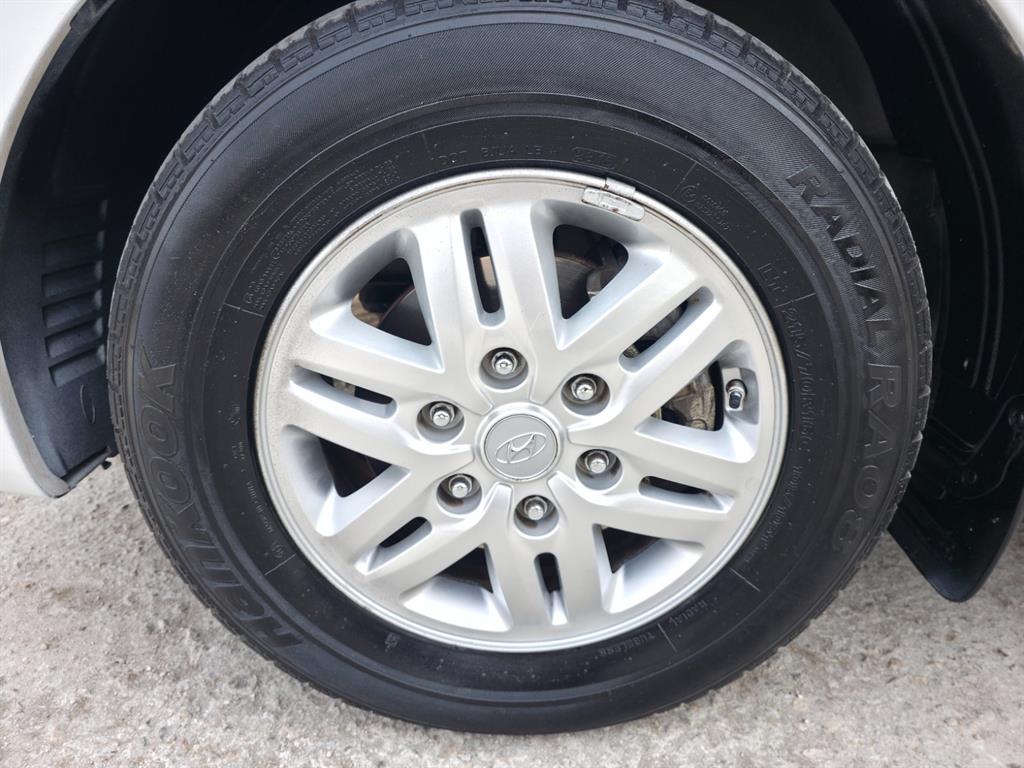 HYUNDAI Starex - Vista 9