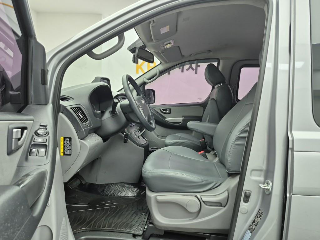 HYUNDAI Starex - Vista 11