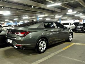 HYUNDAI Avante - Vista 8