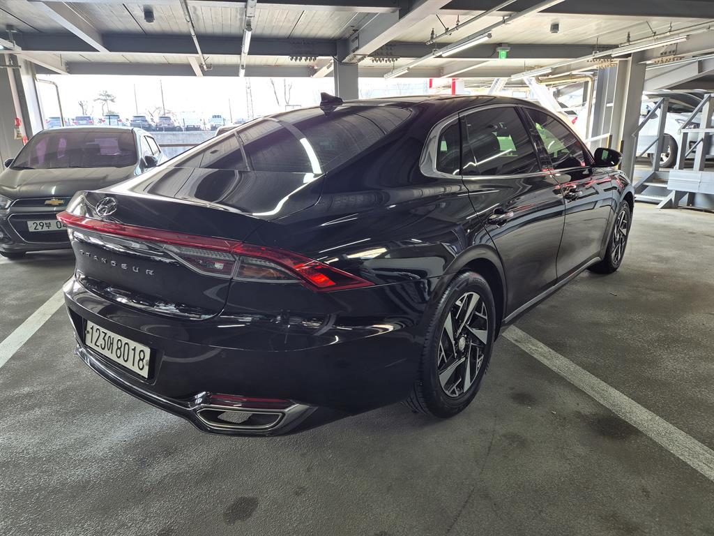 HYUNDAI Grandeur - Vista 4