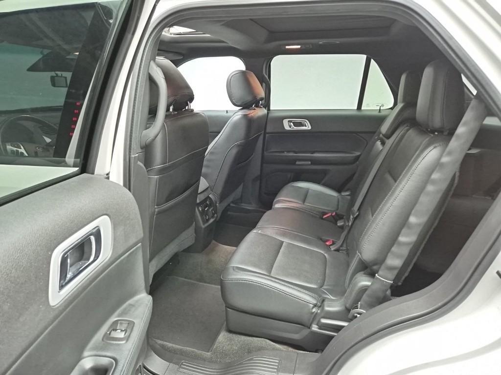 Ford Explorer - Vista 12