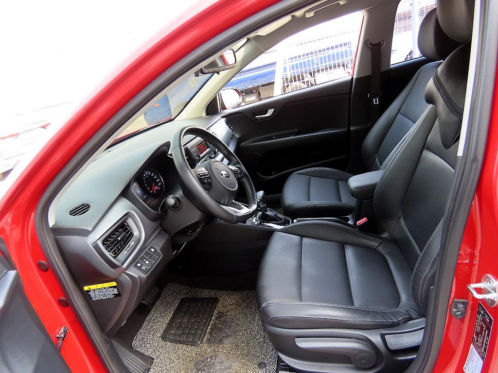 KIA Stonic - Vista 5