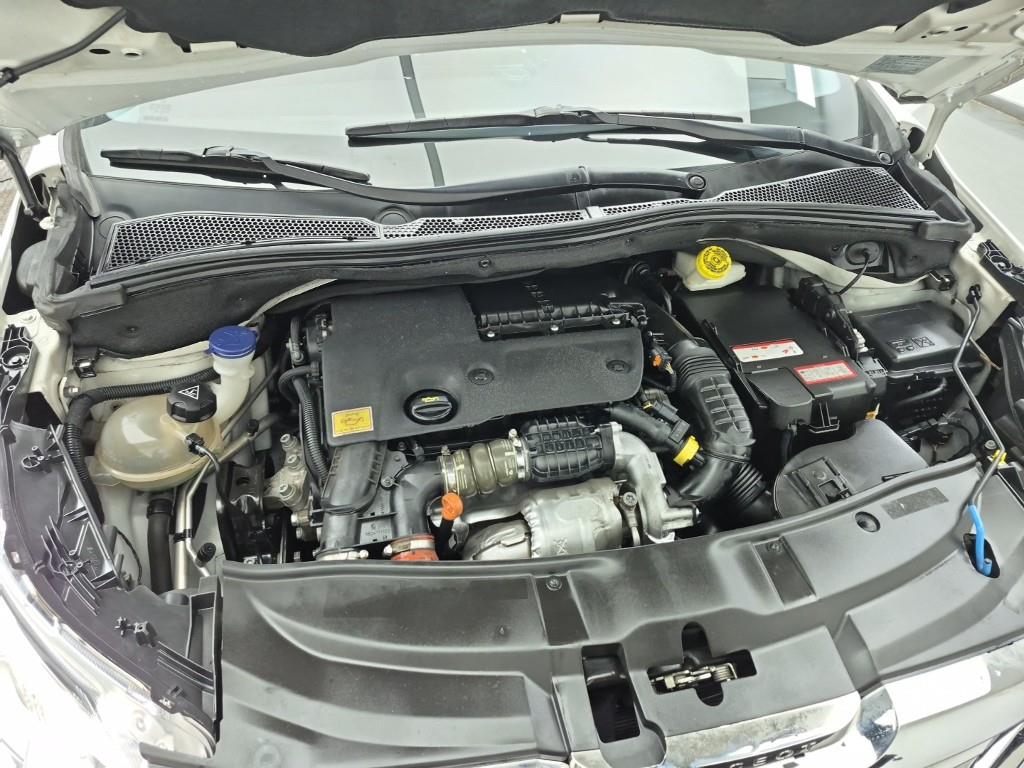 Peugeot 2008 - Vista 6