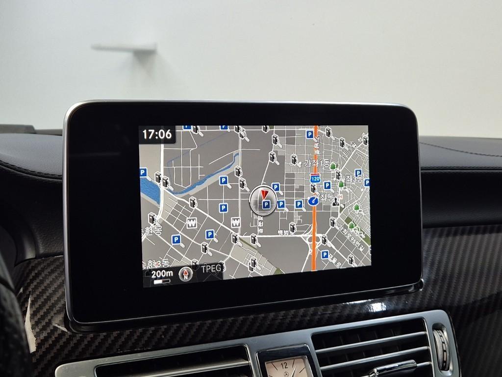 Mercedes Benz CLS Class - Vista 8