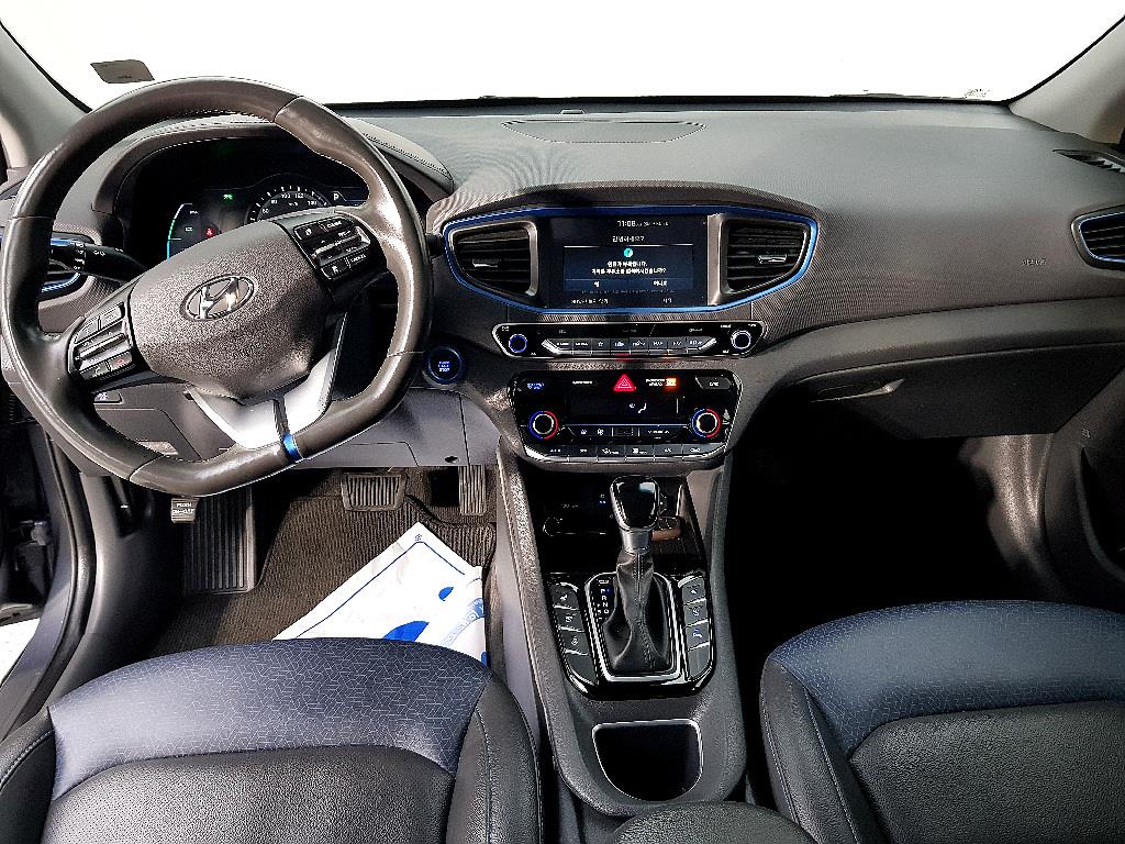 HYUNDAI Ioniq - Vista 4