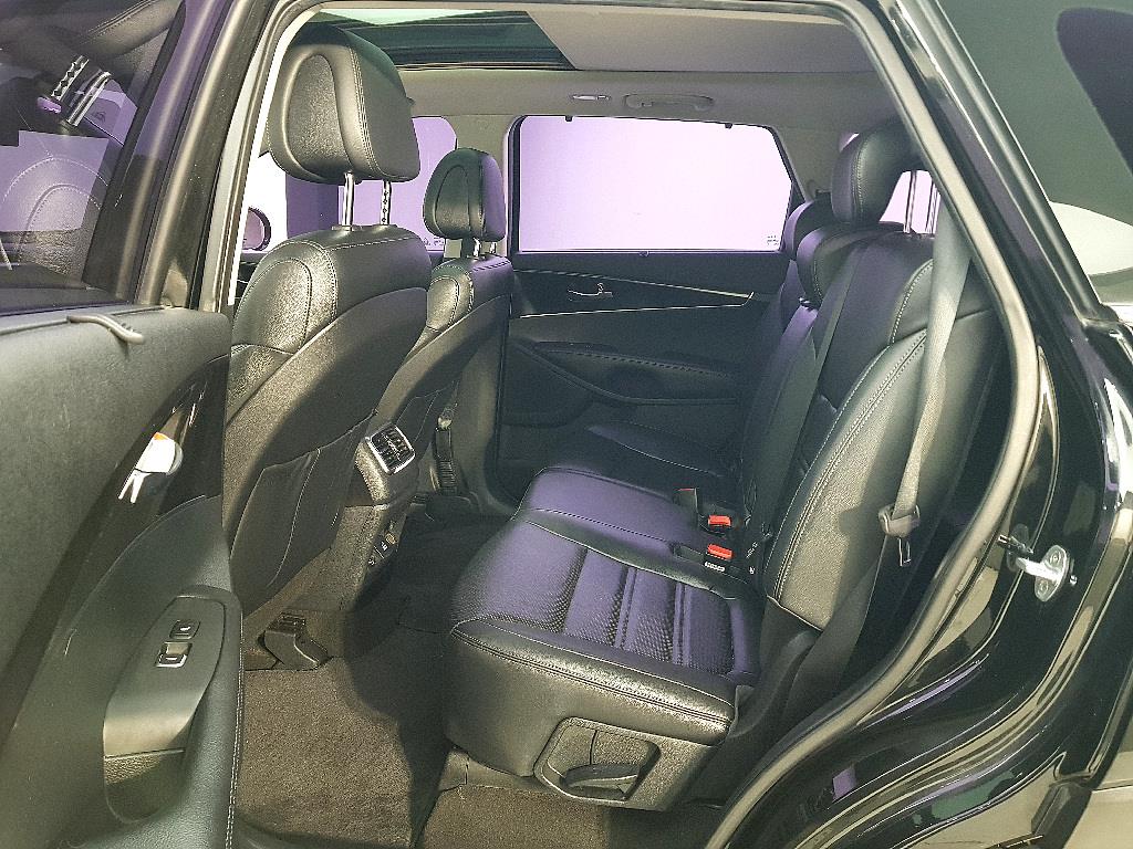 KIA Sorento - Vista 9