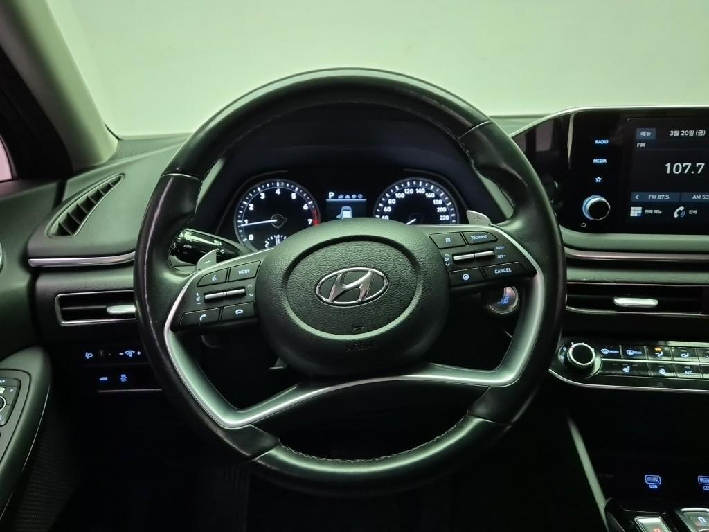 HYUNDAI Sonata - Vista 9