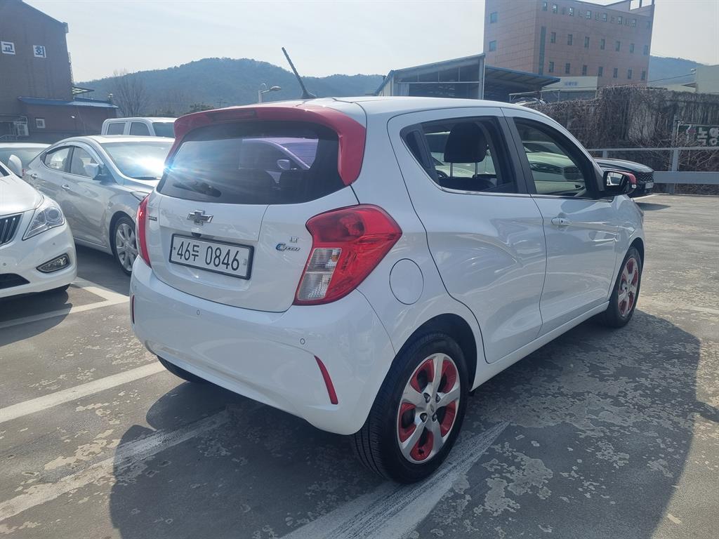 Chevrolet Spark - Vista 5
